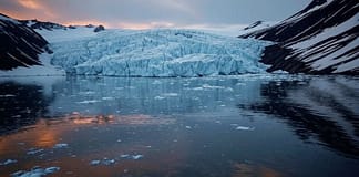 Kollaps der Kryosphäre: Wie das arktische Schmelzen den Kohlenstoffkreislauf aus dem Gleichgewicht bringt Arktis_Fjorde_Eisschmelze